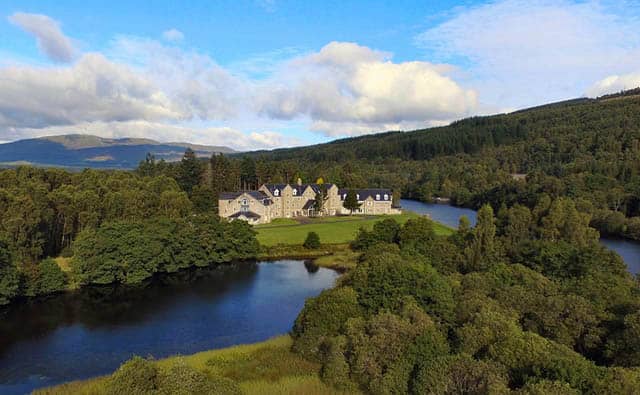 Book your holiday today to the Loch Tummel Hotel